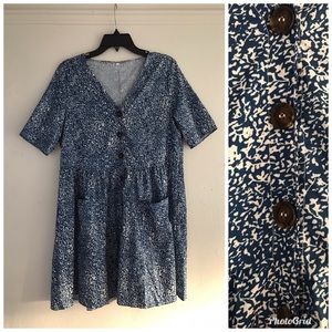 Smock dress with buttons and HUGE pockets